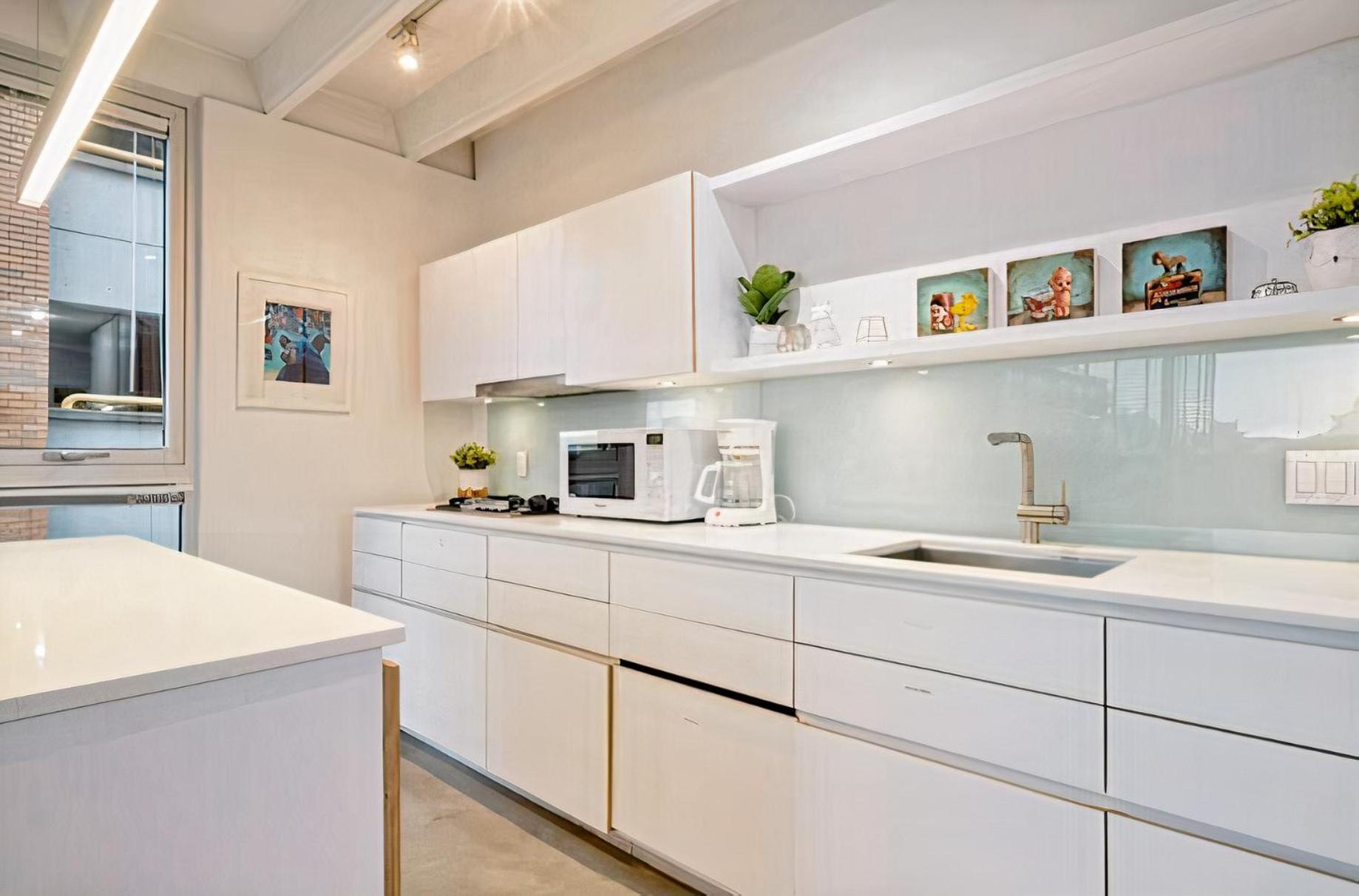 Modern, Bright & Central 1-Bed Downtown Apt Close To Rogers Arena Vancouver Exterior foto